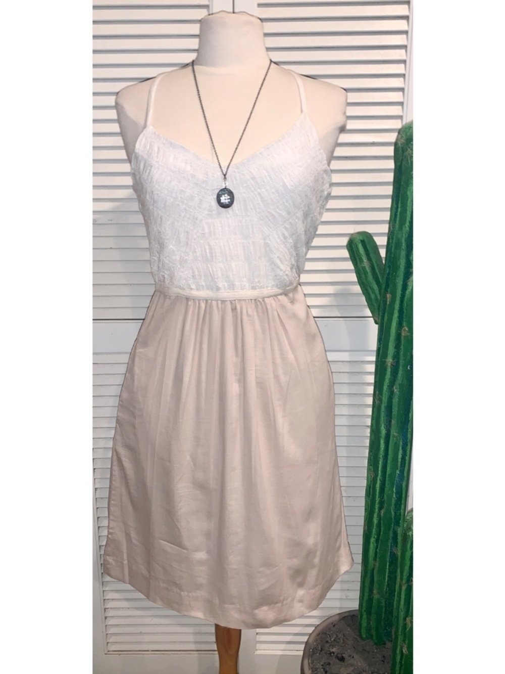 White Bodice Spaghetti Strap Dress with light tan Skirt w pockets NWT Small